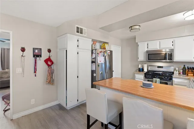 $469,000 | 1929 Glenoaks Boulevard, Unit 122, San Fernando, CA 91340