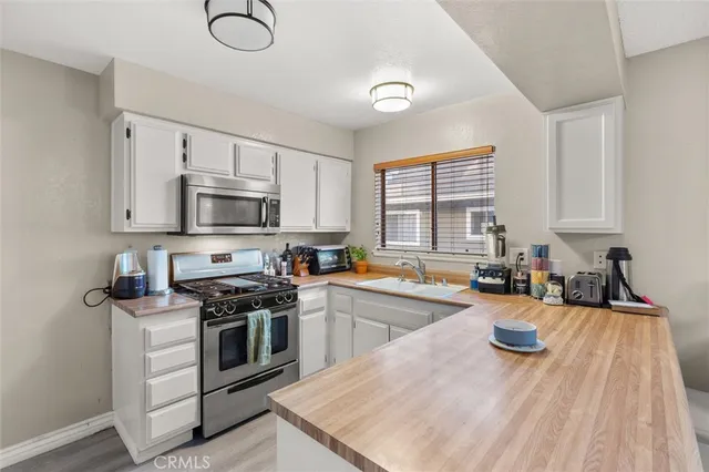 $469,000 | 1929 Glenoaks Boulevard, Unit 122, San Fernando, CA 91340