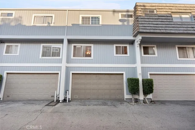 $469,000 | 1929 Glenoaks Boulevard, Unit 122, San Fernando, CA 91340