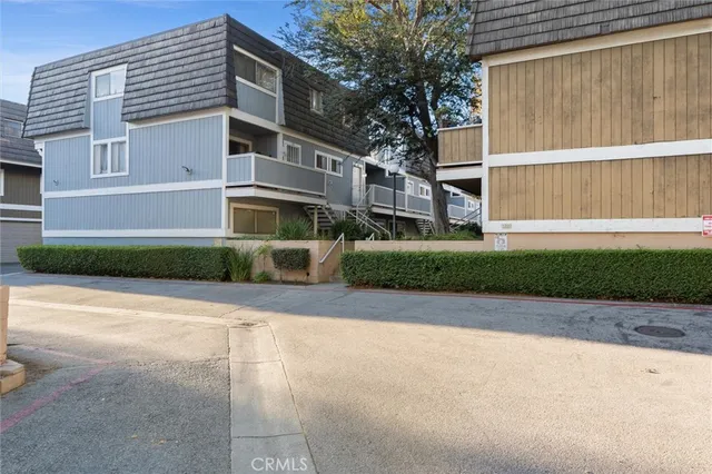 $469,000 | 1929 Glenoaks Boulevard, Unit 122, San Fernando, CA 91340