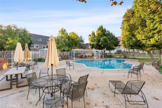 $469,000 | 1929 Glenoaks Boulevard, Unit 122, San Fernando, CA 91340