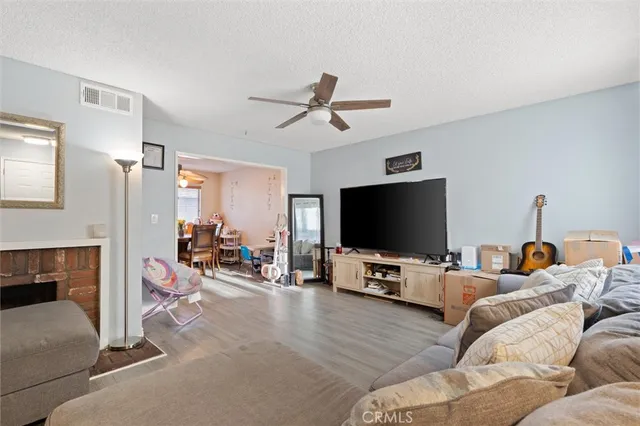 $469,000 | 1929 Glenoaks Boulevard, Unit 122, San Fernando, CA 91340