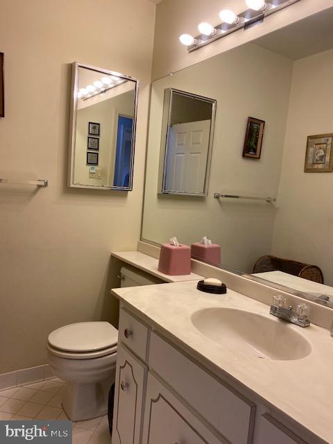 6950 Greentree Road Bethesda, MD 20817 - Photo 14 of 17 second floor hall bath