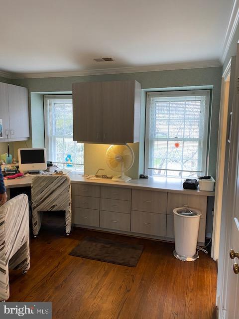 6950 Greentree Road Bethesda, MD 20817 - Photo 16 of 17 office area in master bedroom suite