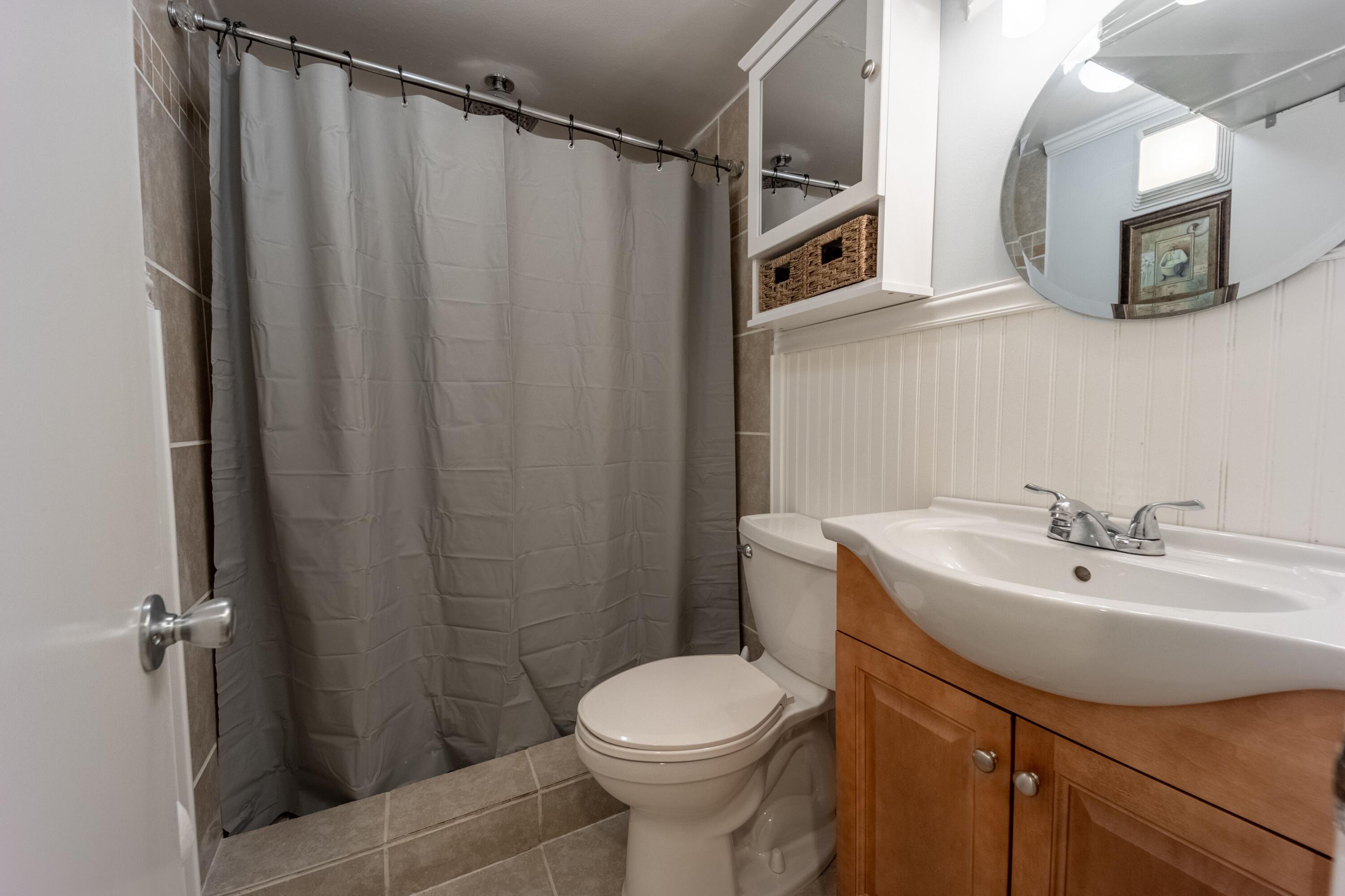 1031 North Sanctuary Road Chattanooga, TN 37421 - Photo 14 of 15 Bath