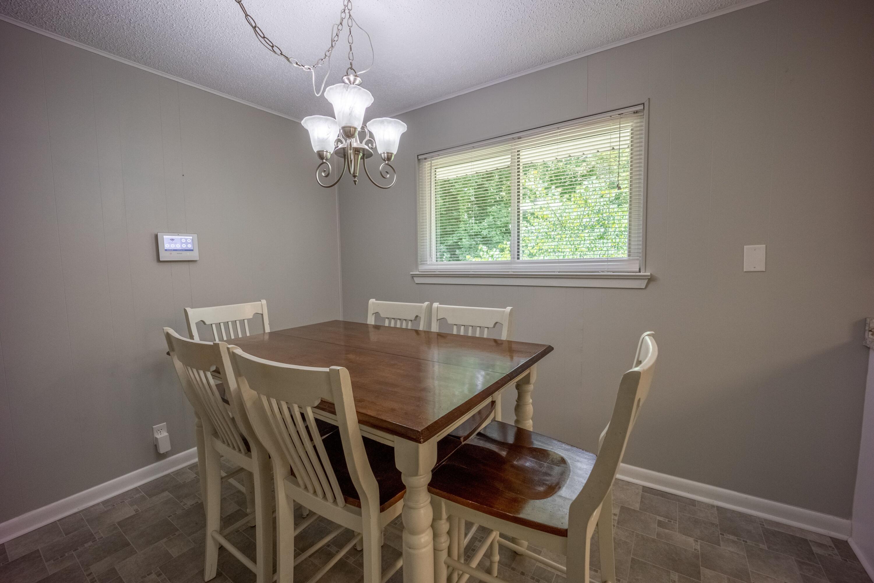 1031 North Sanctuary Road Chattanooga, TN 37421 - Photo 6 of 15 Dining