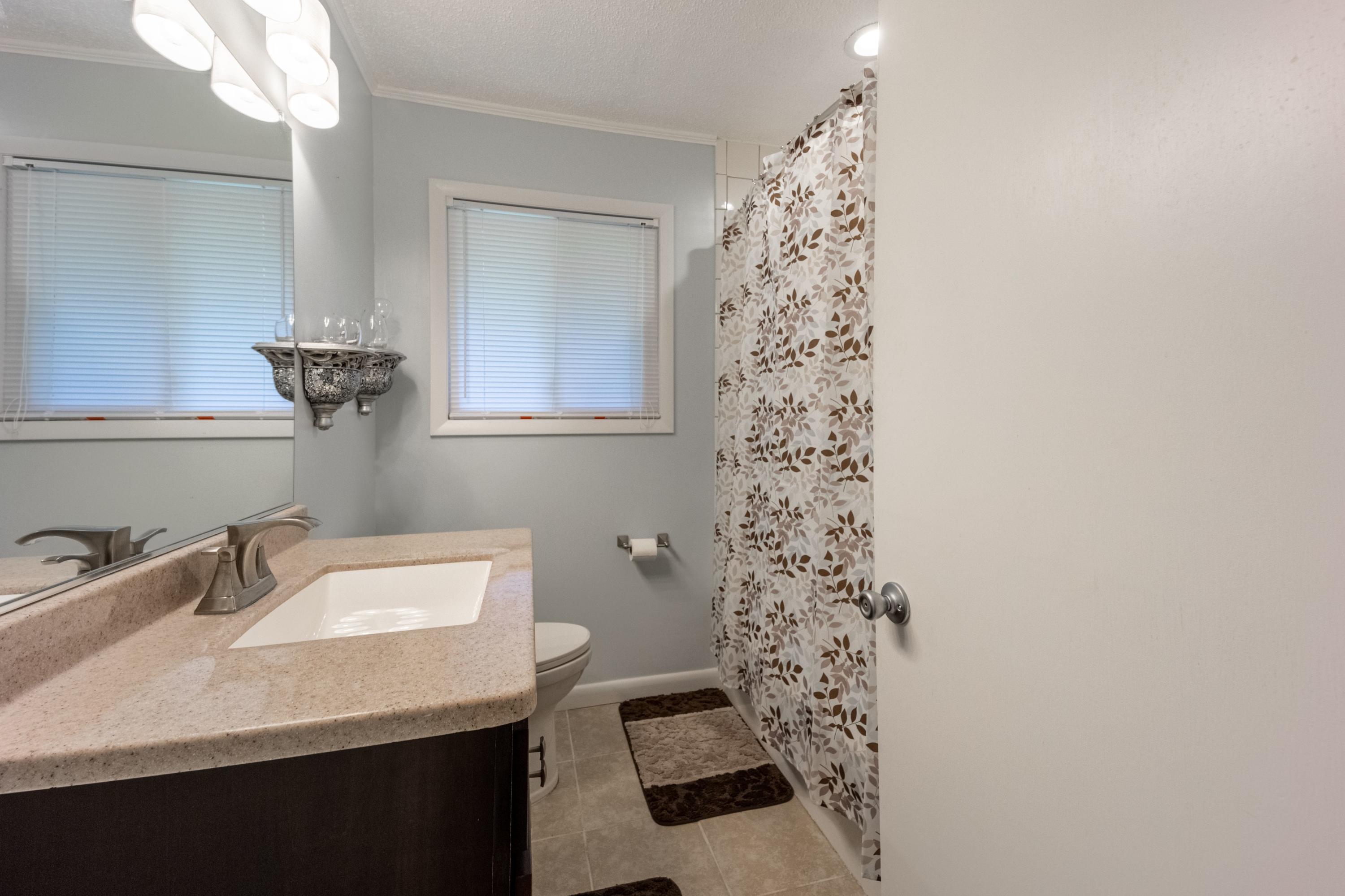 1031 North Sanctuary Road Chattanooga, TN 37421 - Photo 7 of 15 Bath