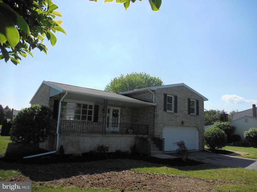 1926 South Forge Road Palmyra, PA 17078 - Photo 1 of 27 Gallery Image 1