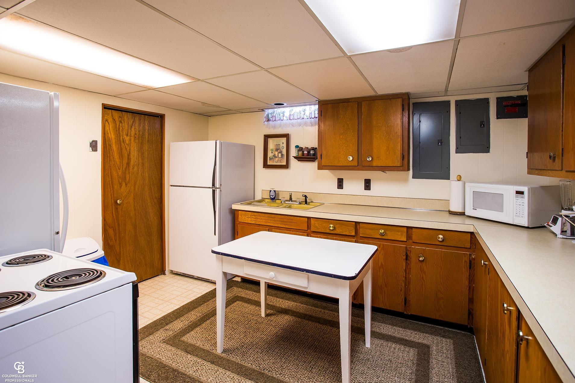 19701 24 Mile Road Macomb, MI 48042 - Photo 39 of 41 BSMNT KITCHEN