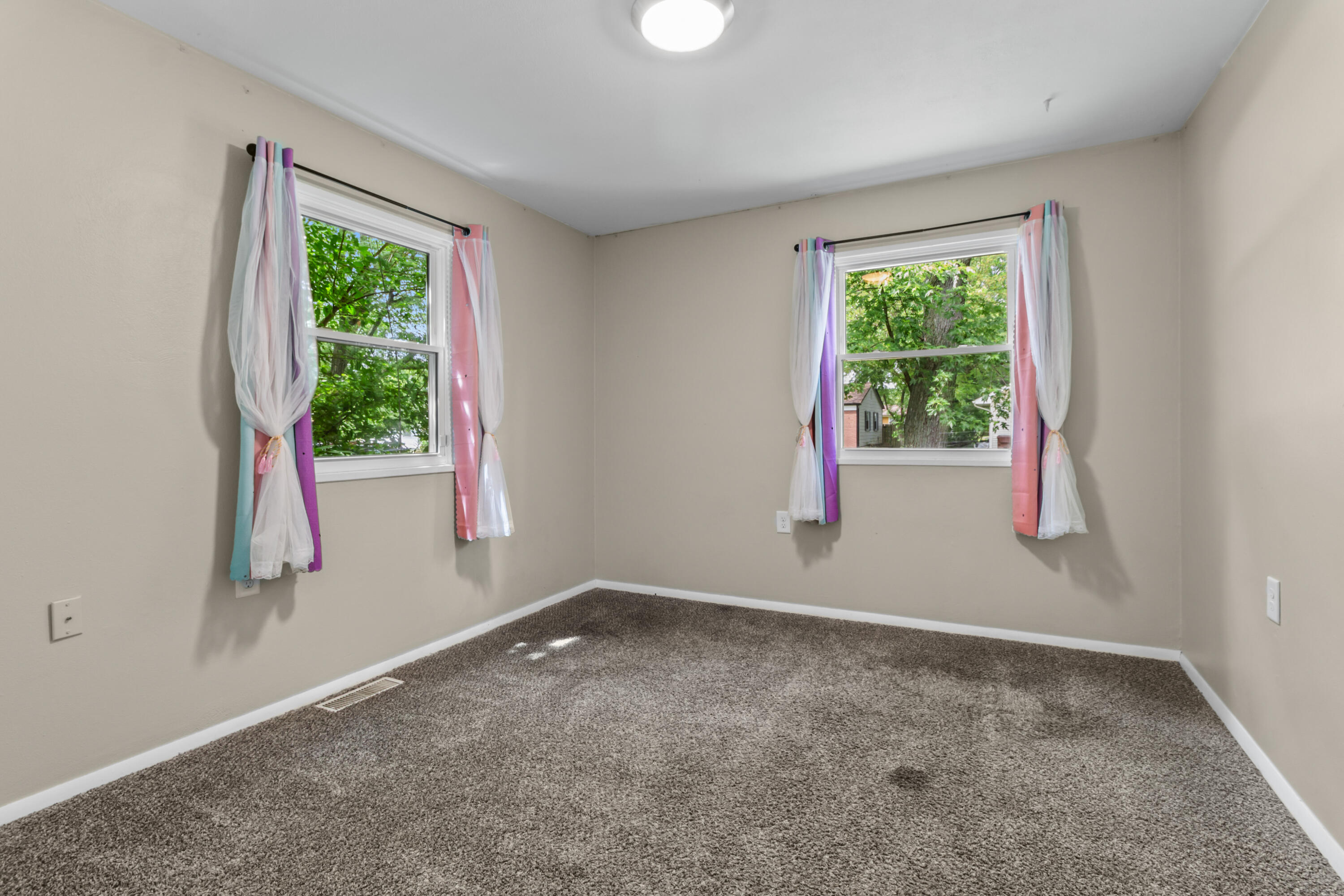 733 Fox River Road Valparaiso, IN 46385 - Photo 9 of 16 3000x2000