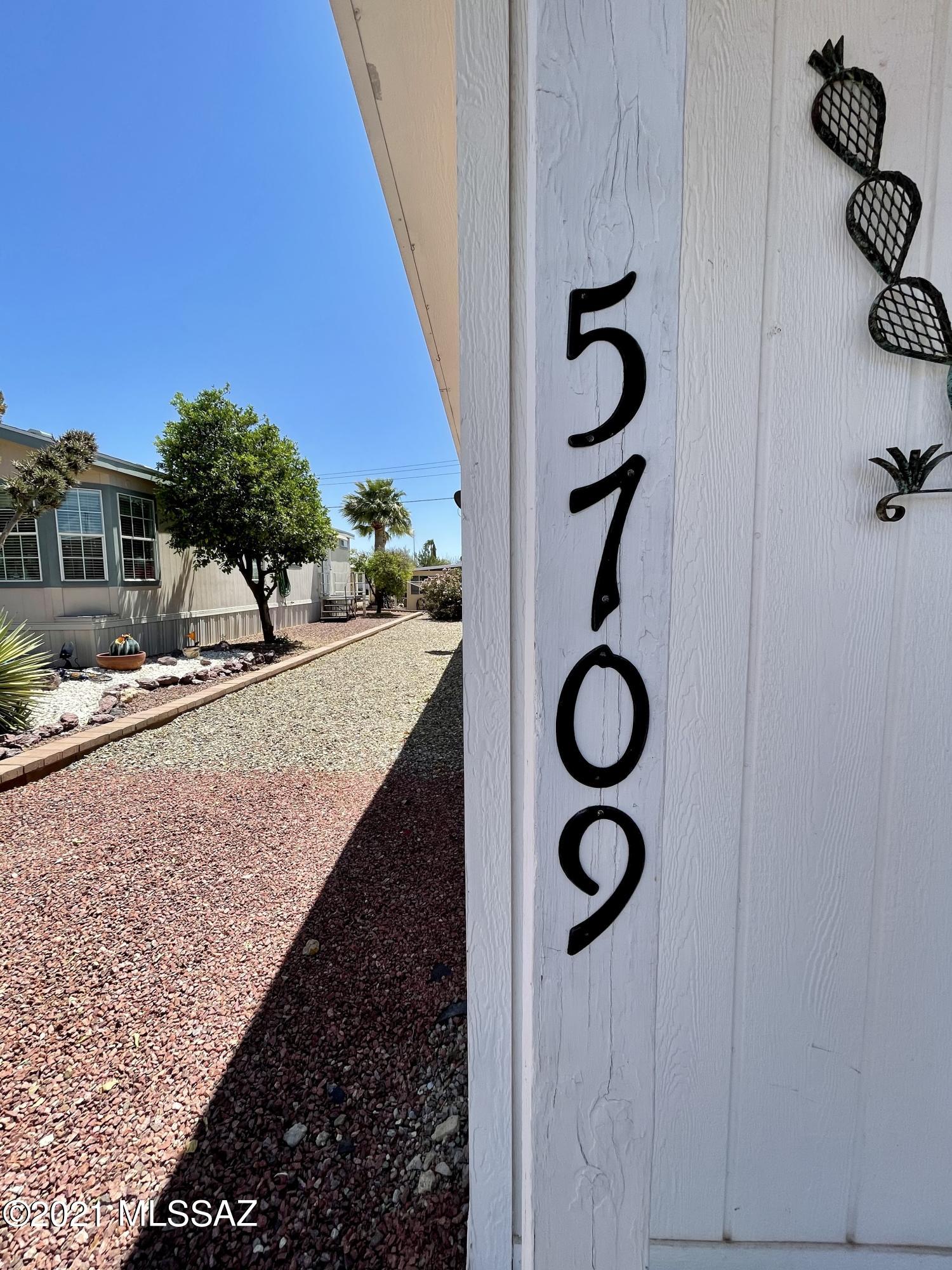 5709 West Rocking Cir Street Tucson, AZ 85713 - Photo 5 of 32