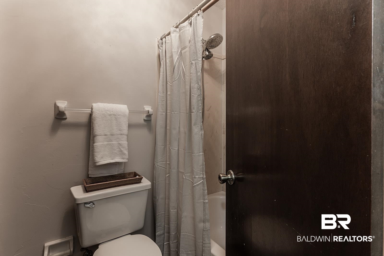 5616 Candia Court Mobile, AL 36693 - Photo 20 of 34 Master Bathroom