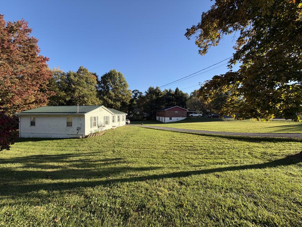 1718 Maxwell Hill Road Beckley, WV 25801 - Photo 12 of 51 Gallery Image 12