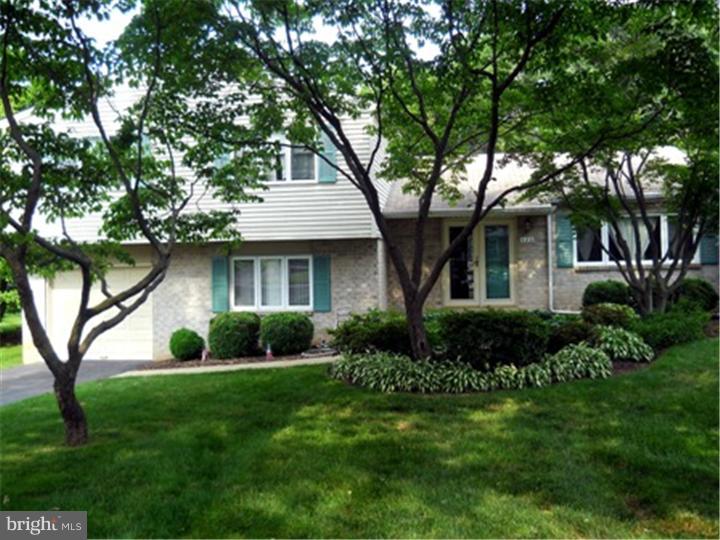 126 Tulip Road Holland, PA 18966 - Photo 1 of 15 Exterior Front