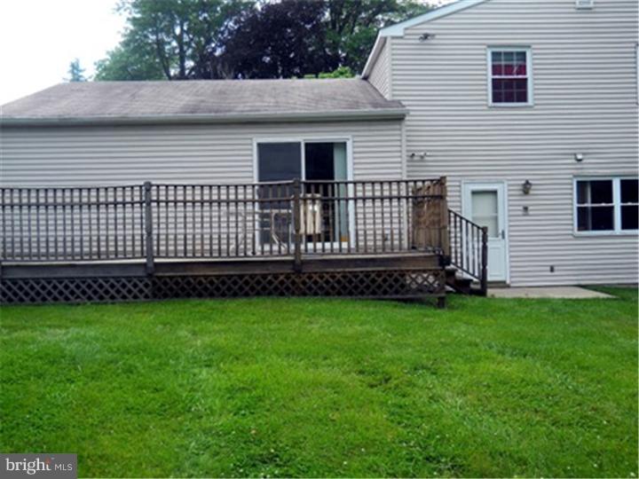 126 Tulip Road Holland, PA 18966 - Photo 13 of 15 Deck