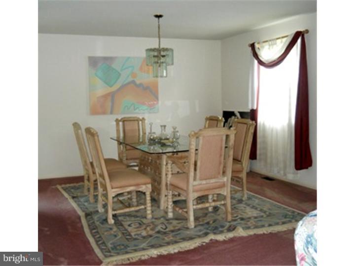 126 Tulip Road Holland, PA 18966 - Photo 4 of 15 Dining Room