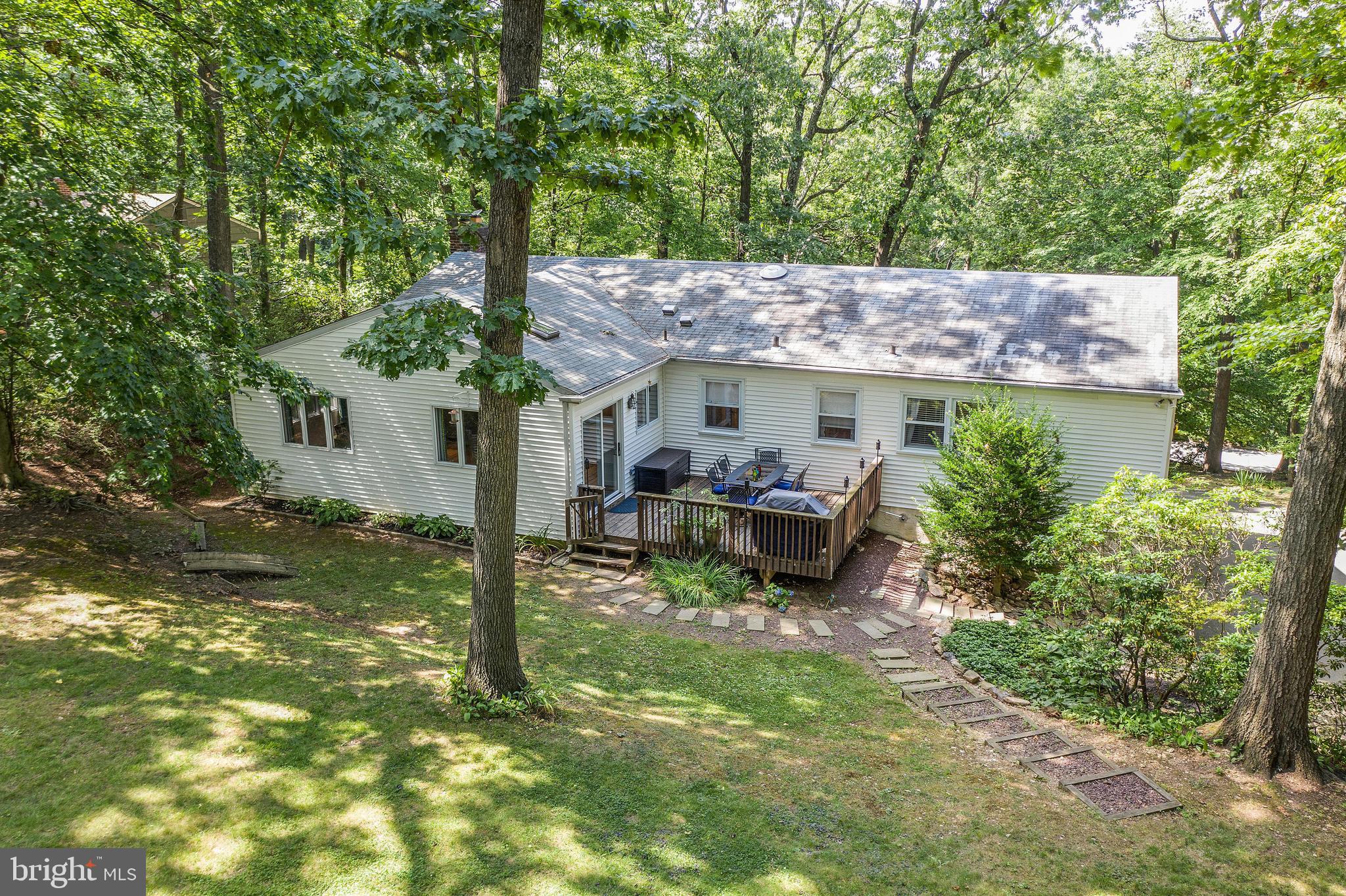 305 Danell Road Wayne, PA 19087 - Photo 5 of 40