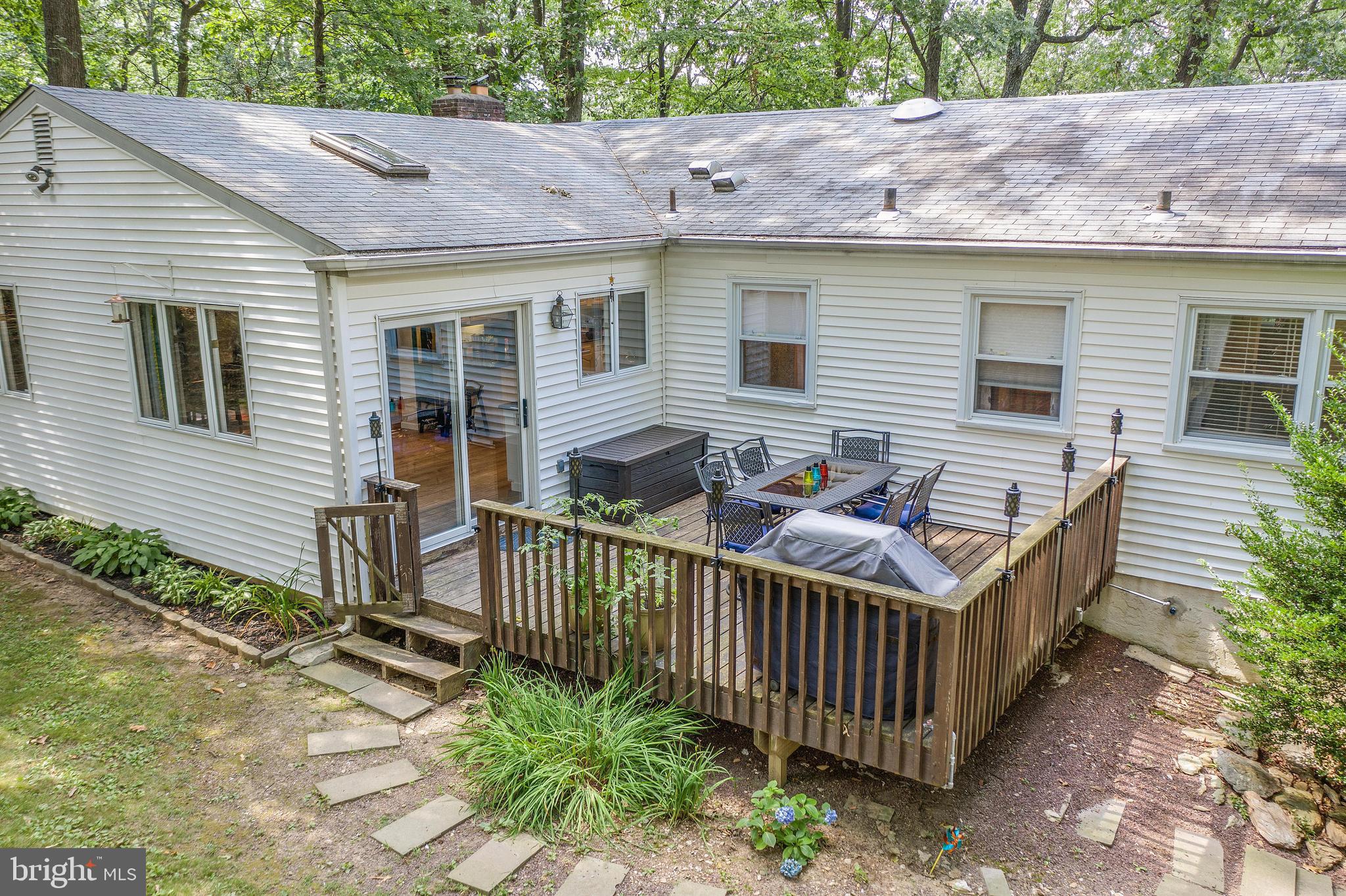 305 Danell Road Wayne, PA 19087 - Photo 6 of 40