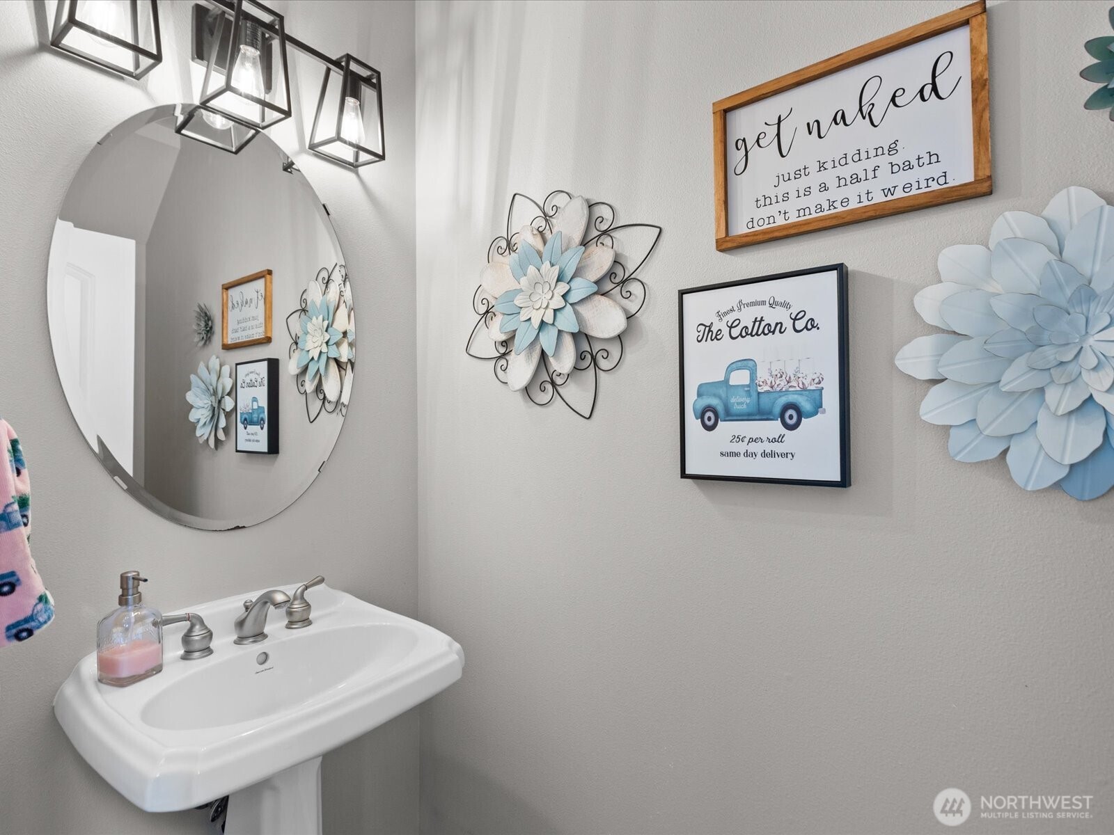 8817 Lakewood Road Stanwood, WA 98292 - Photo 21 of 40 a bathroom with a sink and a mirror