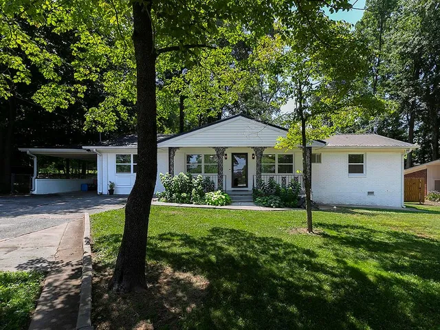 $2,995 | 3249 Howell Drive, Smyrna, GA 30080