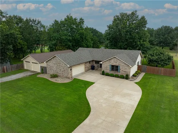 $355,000 | 105 West Lincoln Street, Frontenac, KS 66763