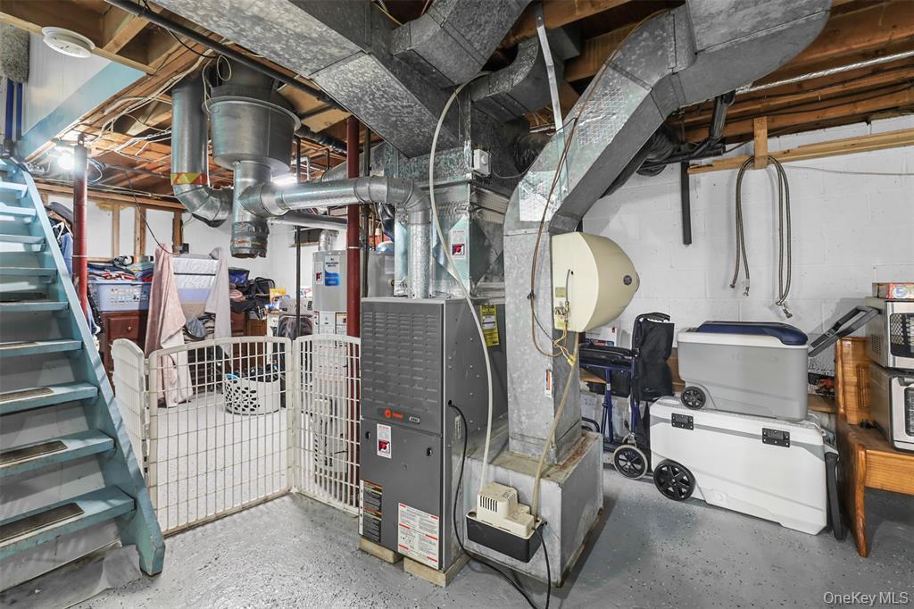 46 Quaker Hill Road Monroe, NY 10950 - Photo 31 of 33 Utility room featuring heating unit