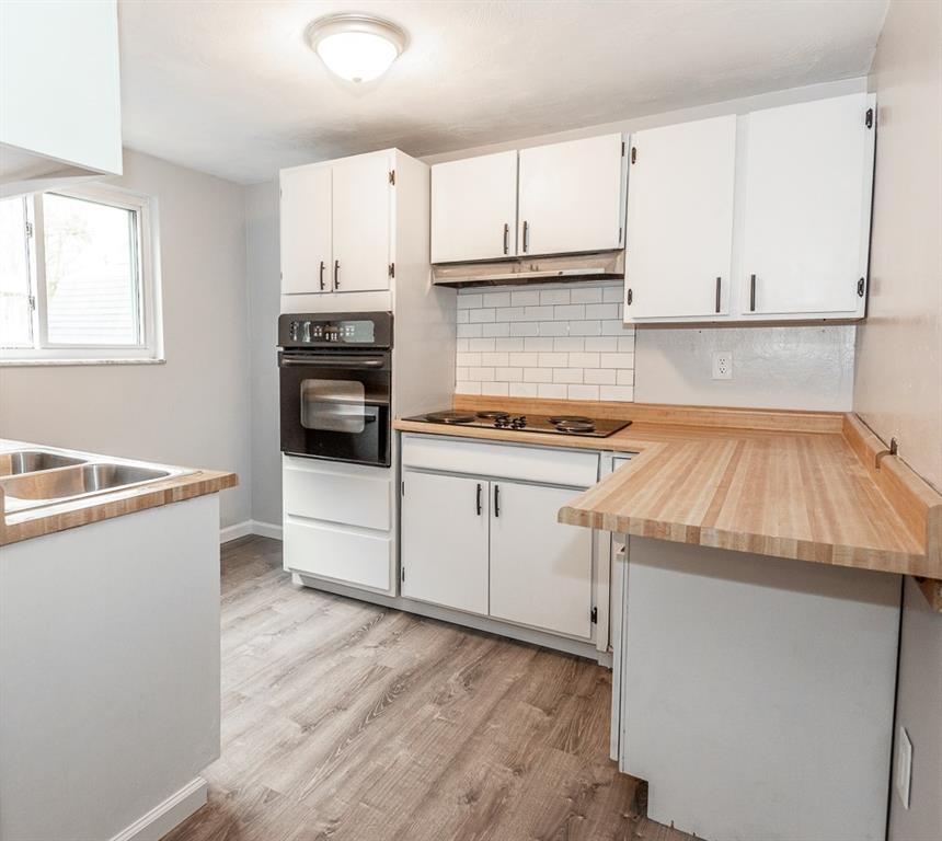 764 Lindsay Road Carnegie, PA 15106 - Photo 8 of 20 Kitchen