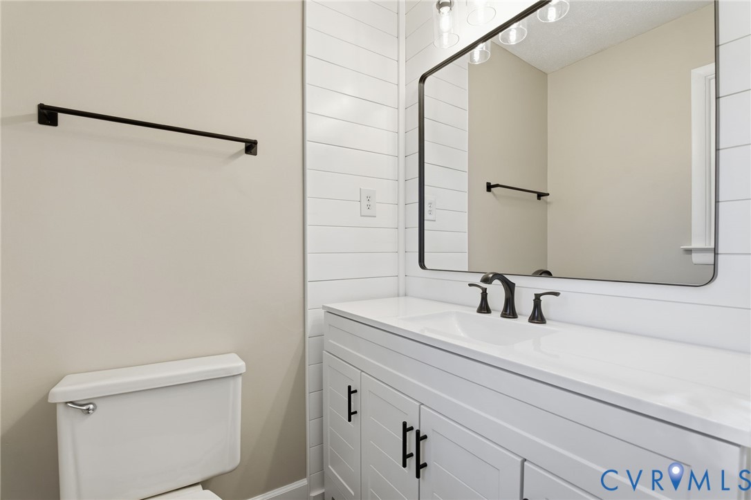 11723 Womack Road Chester, VA 23831 - Photo 11 of 33