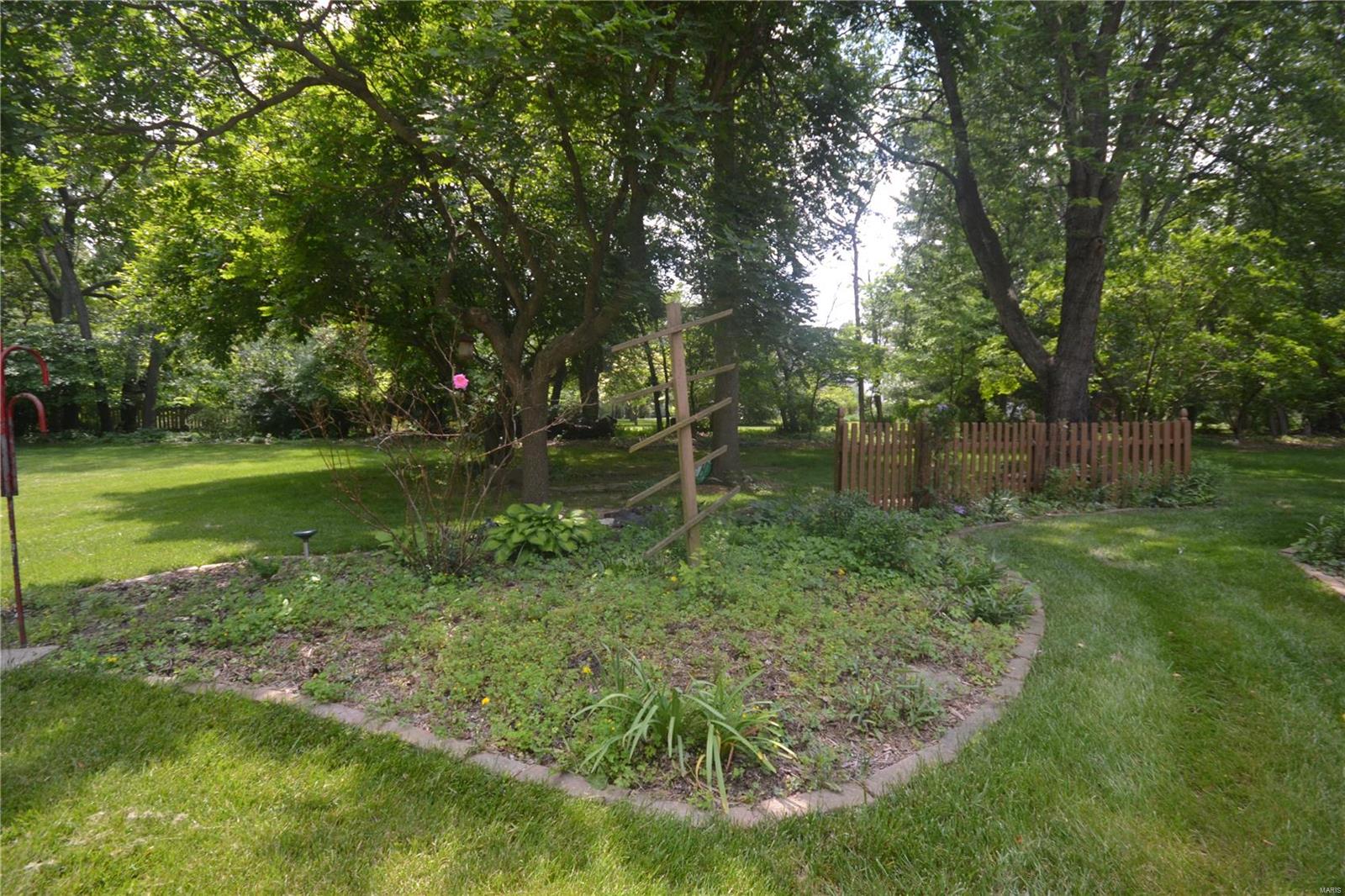 400 Covered Bridge Lane Belleville, IL 62221 - Photo 12 of 74