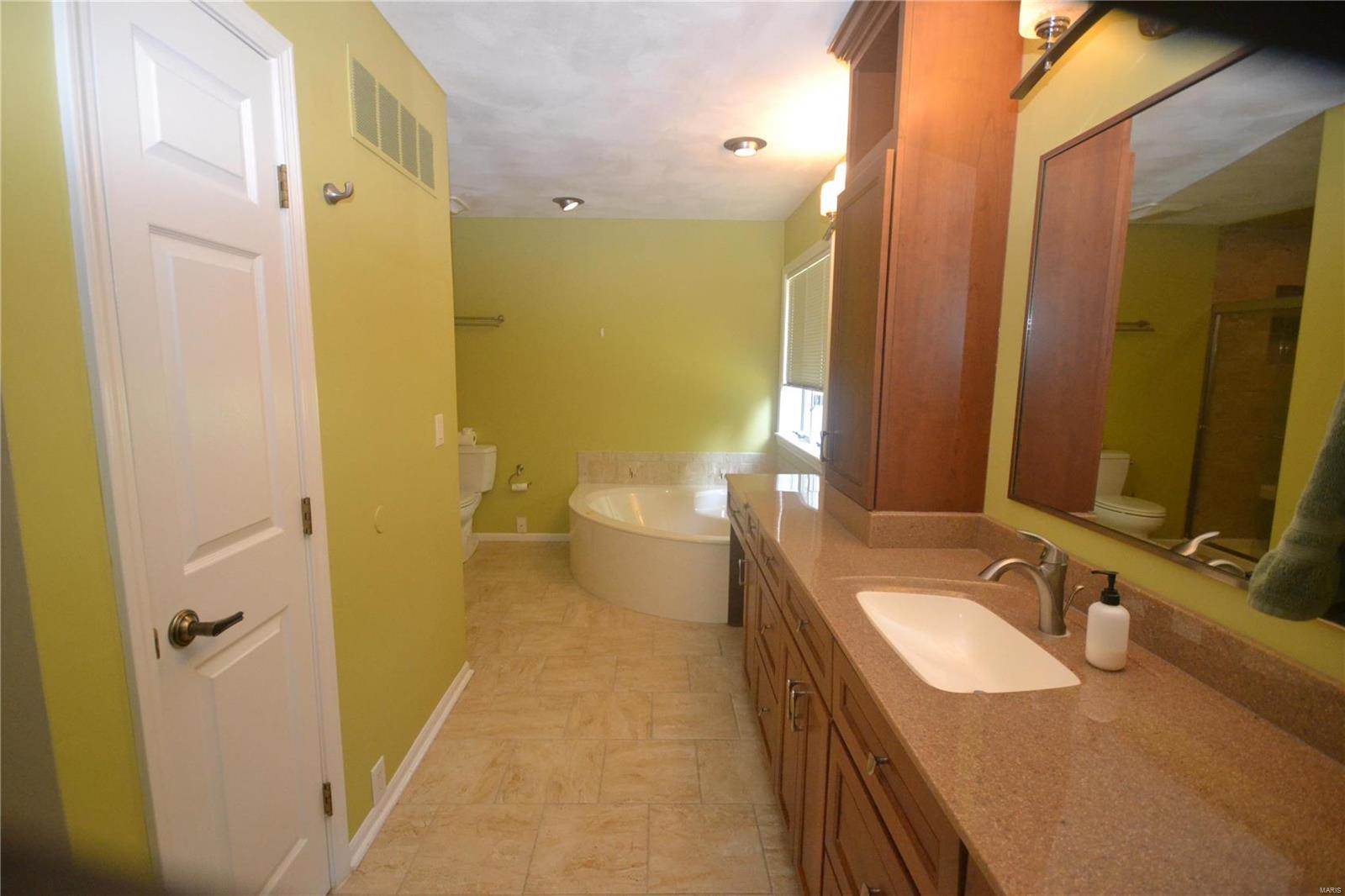 400 Covered Bridge Lane Belleville, IL 62221 - Photo 38 of 74