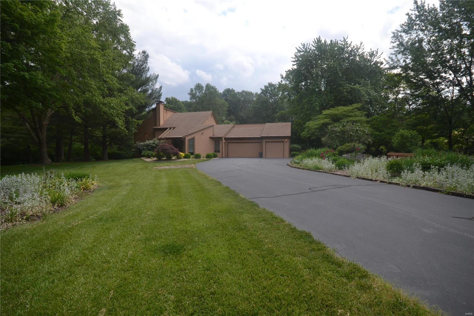 400 Covered Bridge Lane Belleville, IL 62221 - Photo 6 of 74