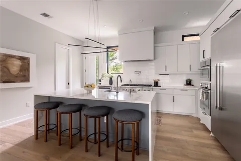 $2,100,000 | 2200 De Verne Street, Austin, TX 78704