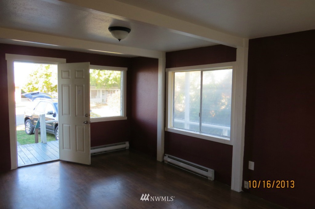 169 West Maple Street Sequim, WA 98382 - Photo 4 of 13 Gallery Image 4