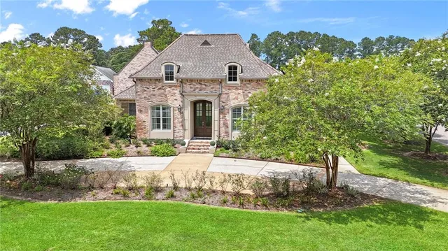 $799,900 | 9291 Pebble Beach Circle, Denham Springs, LA 70726