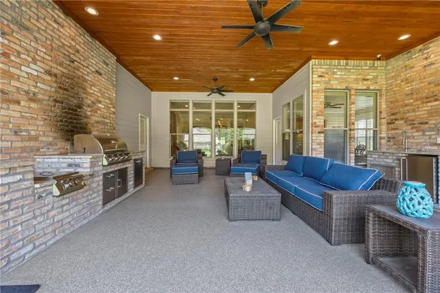 $799,900 | 9291 Pebble Beach Circle, Denham Springs, LA 70726