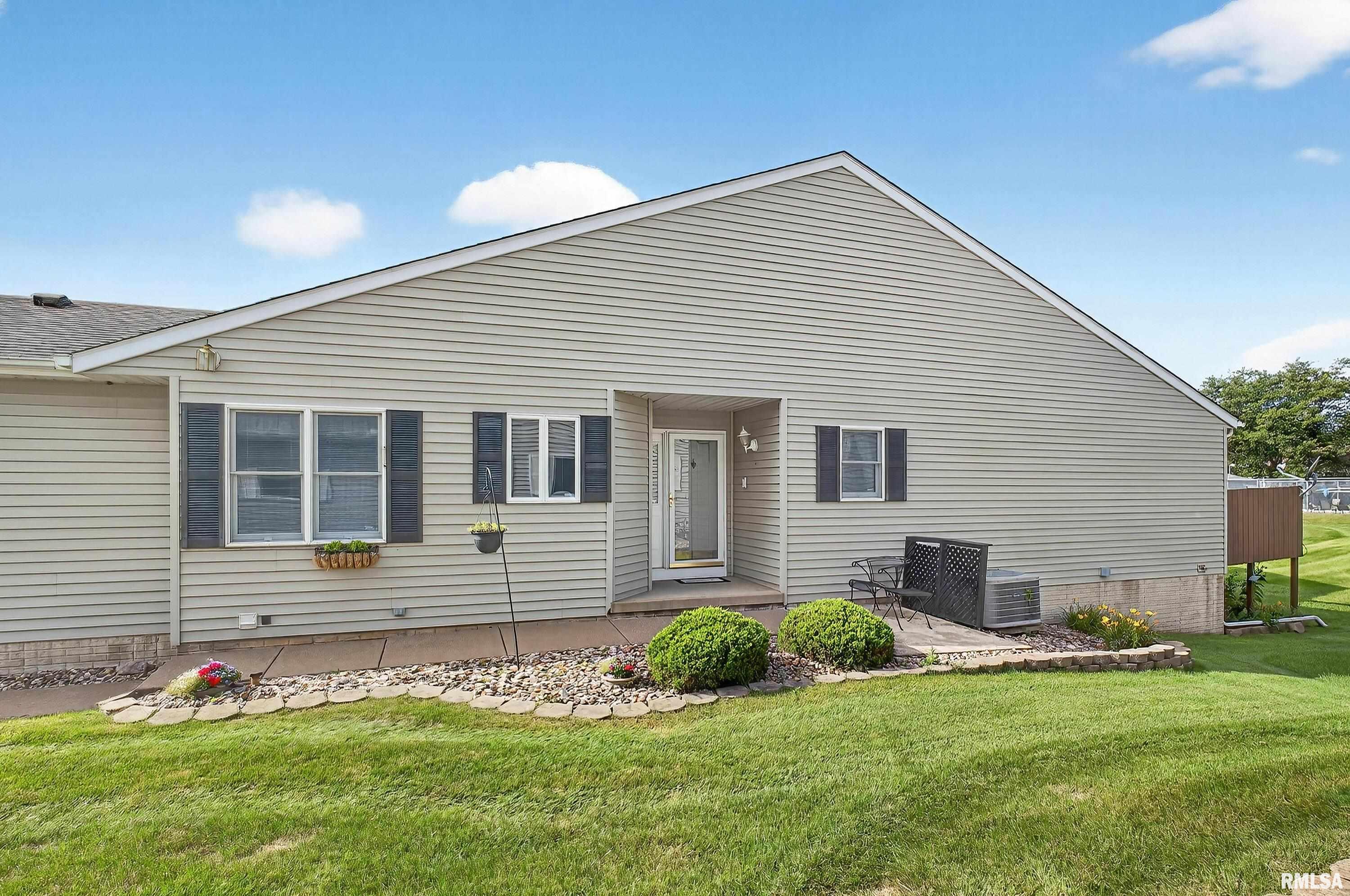 3988 Partridge Circle Bettendorf, IA 52722 - Photo 4 of 42