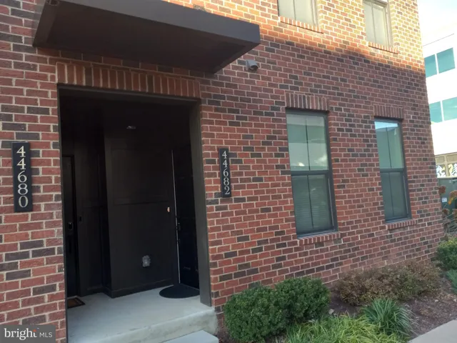 $3,200 | 44682 Provincetown Drive, Ashburn, VA 20147