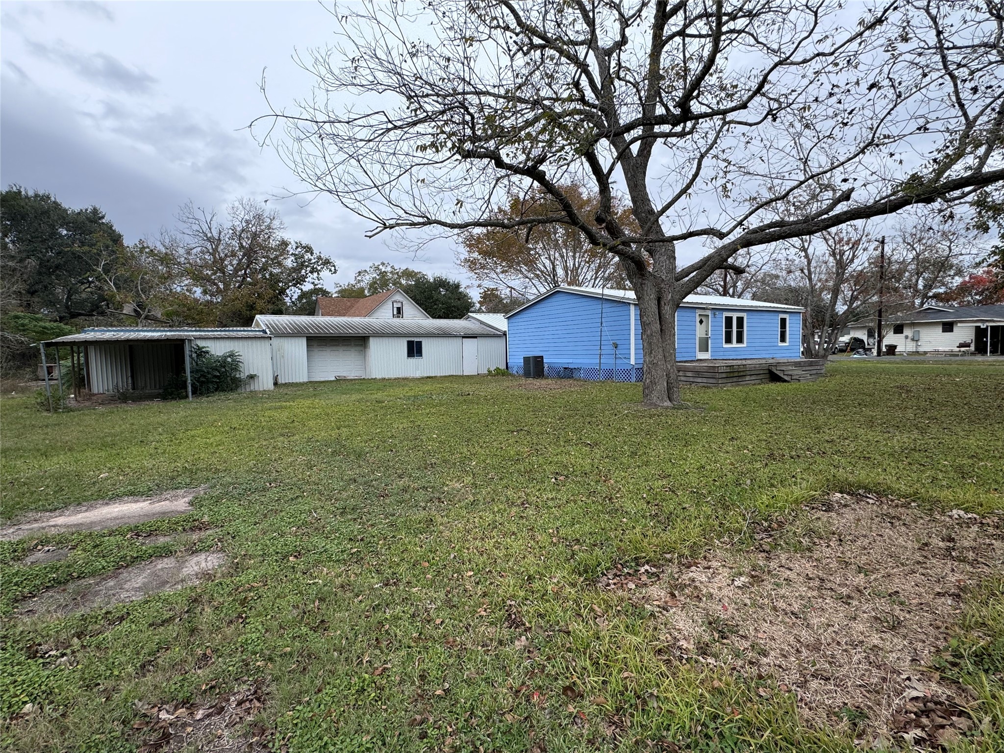 902 1st Street Louise, TX 77455 - Photo 4 of 14