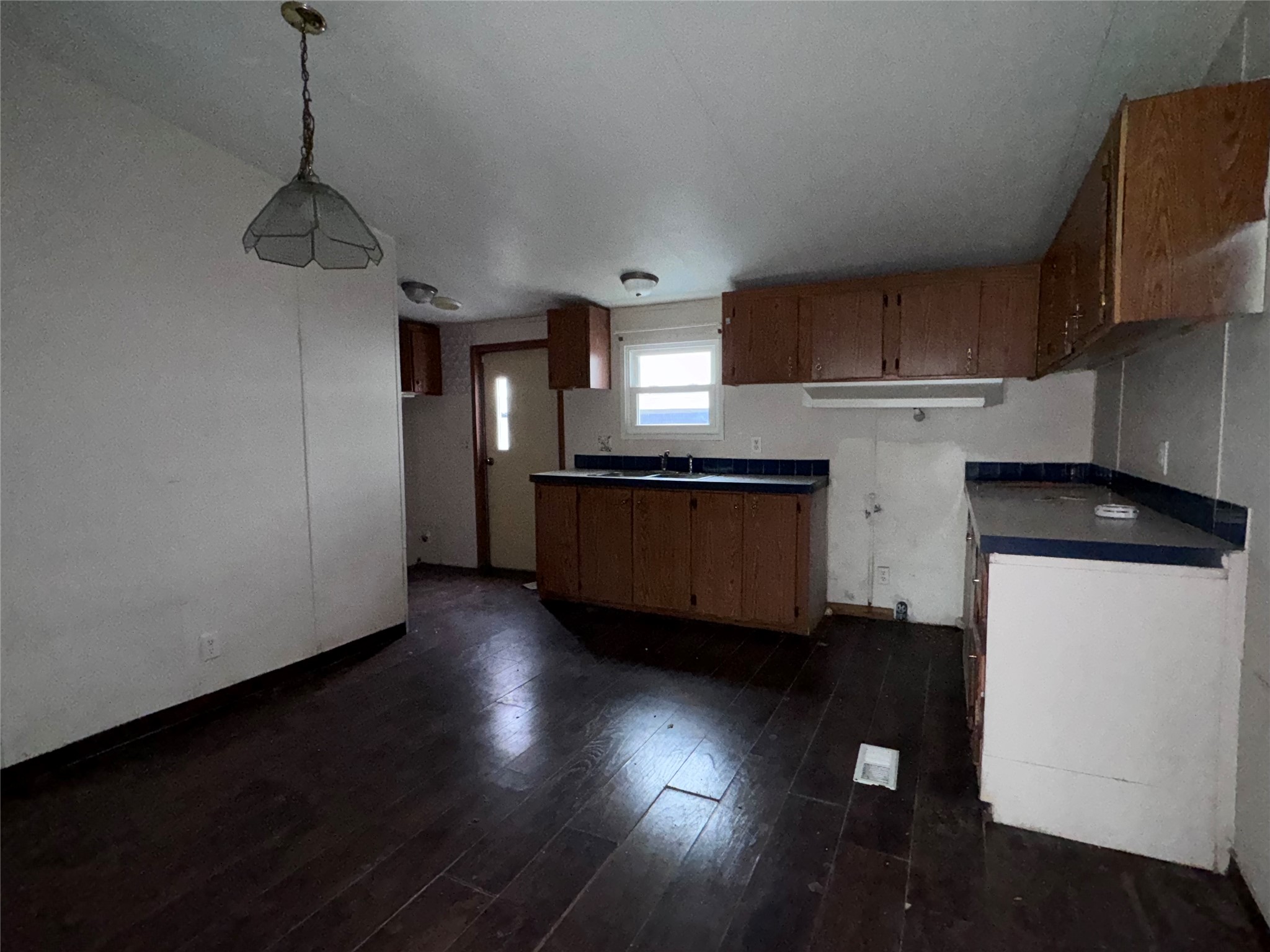 902 1st Street Louise, TX 77455 - Photo 6 of 14
