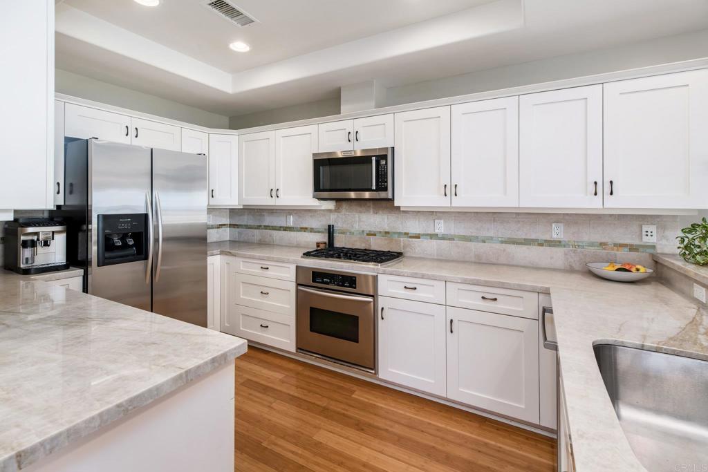 738 Cornish Drive Encinitas, CA 92024 - Photo 12 of 56 Kitchen