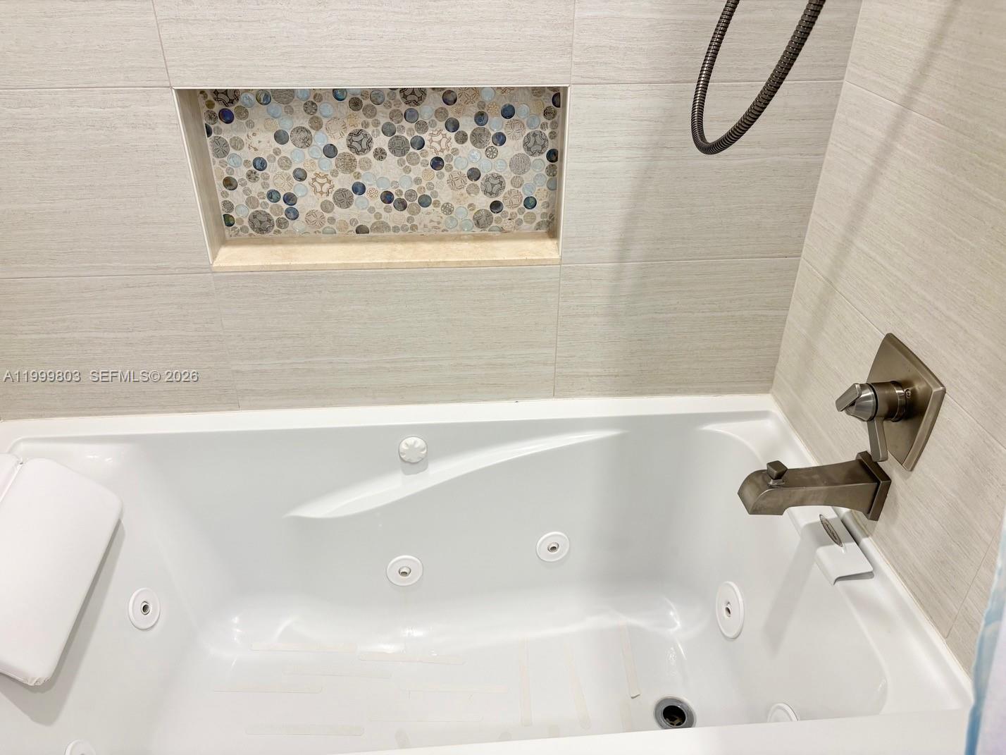 6728 Boca Pines Trail, Unit B Boca Raton, FL 33433 - Photo 21 of 30 a bathroom with a bathtub