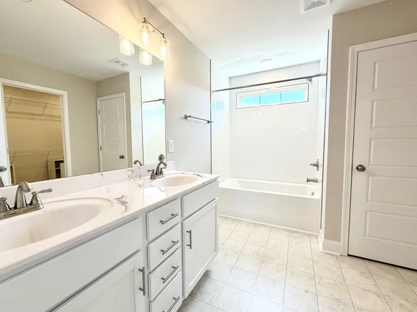 $1,950 | 2662 Scott Drive, Clarksville, TN 37042