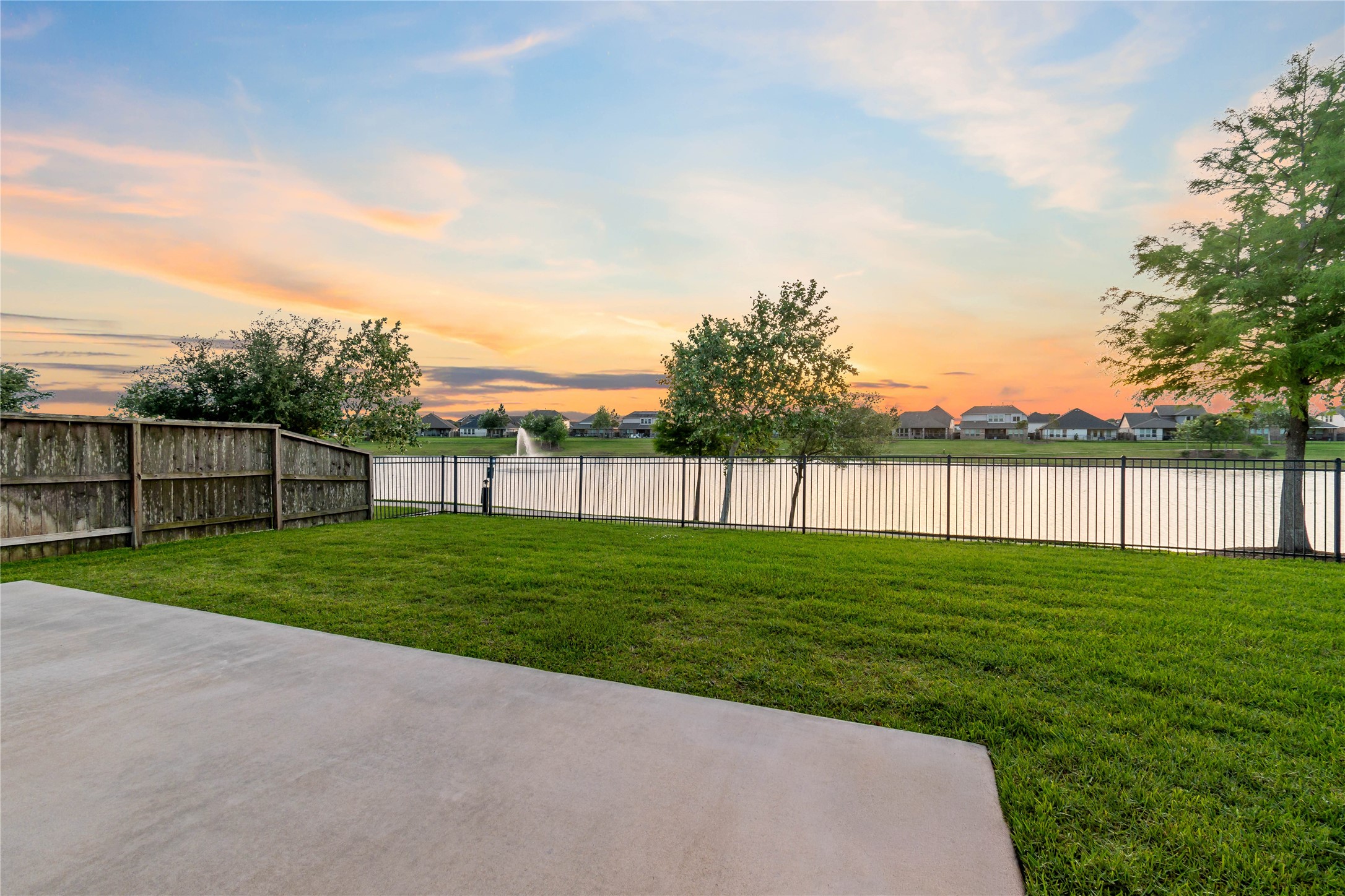 4840 Peppermill Ridge Lane Rosharon, TX 77583 - Photo 4 of 50