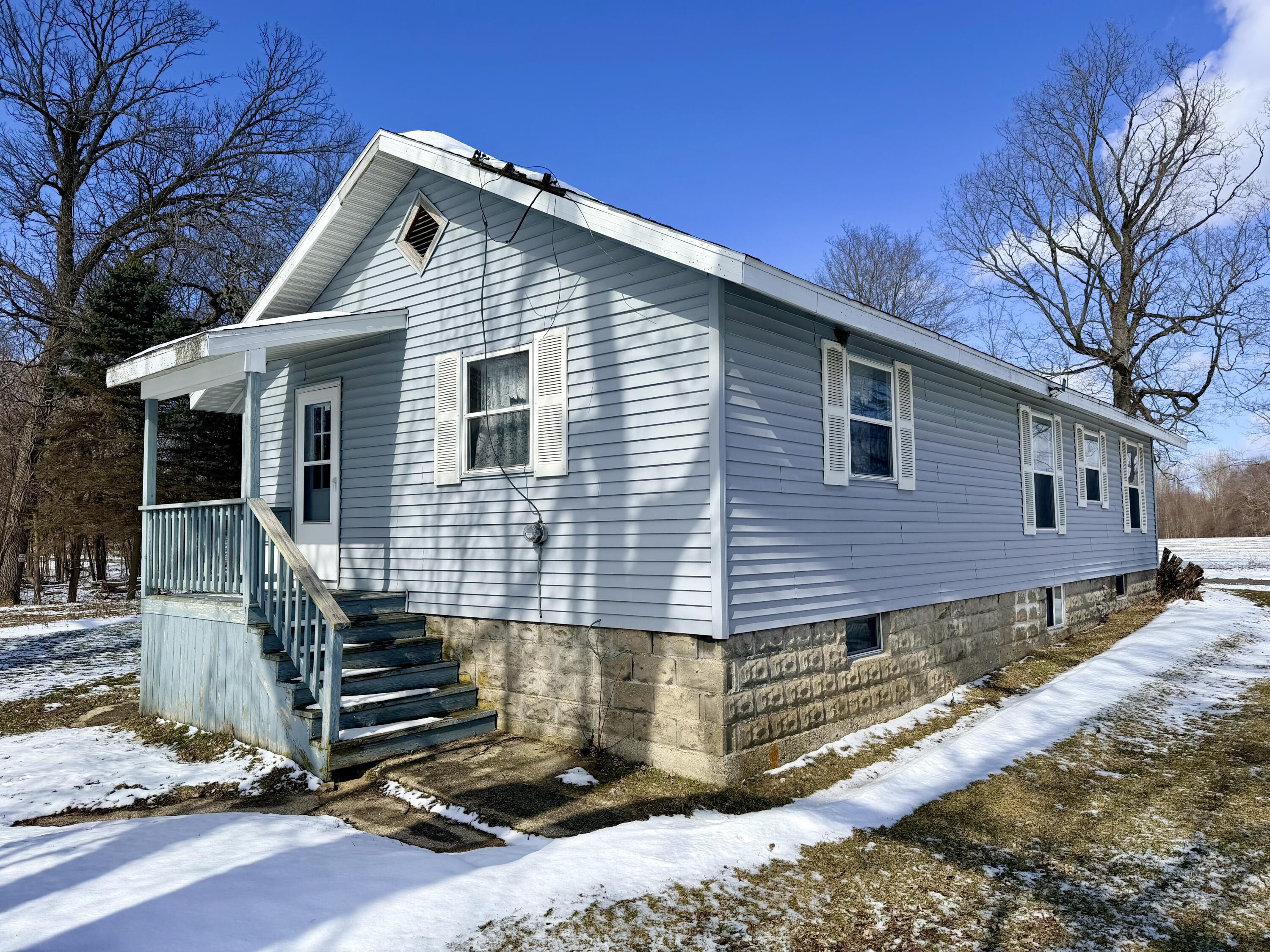 48705 92nd Avenue Decatur, MI 49045 - Photo 3 of 14 IMG_7388