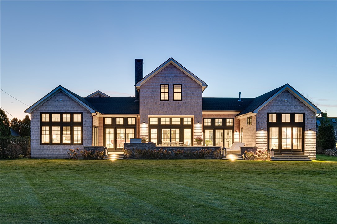 424 3rd Beach Road Middletown, RI 02842 - Photo 3 of 50