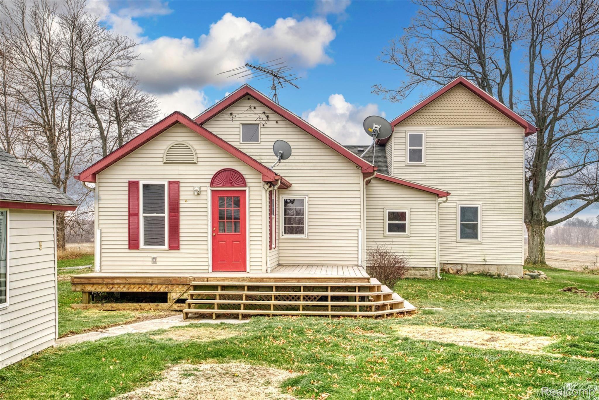 9800 West Sargent Road Fowlerville, MI 48836 - Photo 39 of 46 DSC06888_10.jpg