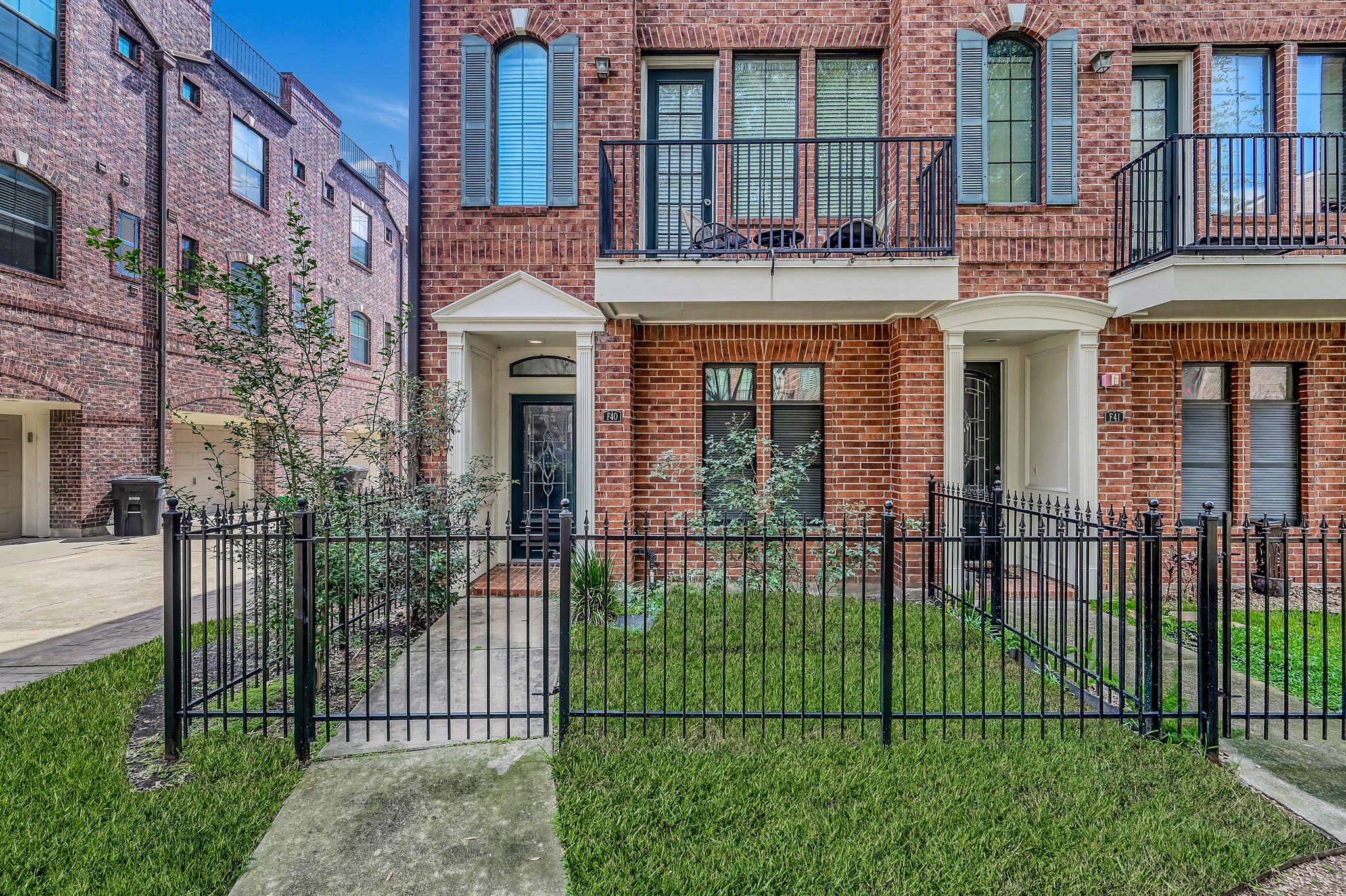 2110 Shearn Street, Unit 40 Houston, TX 77007 - Photo 1 of 18