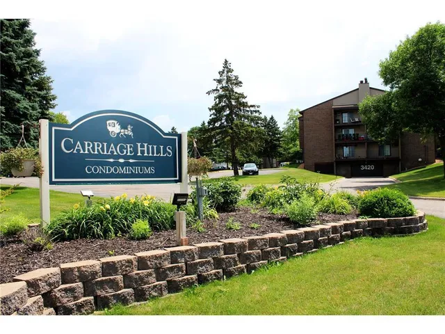 $1,425 | 3420 Golfview Drive, Unit 307, Eagan, MN 55123