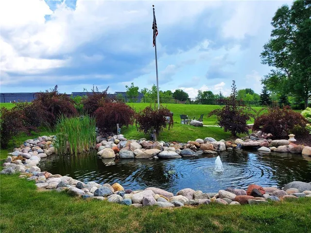 $1,425 | 3420 Golfview Drive, Unit 307, Eagan, MN 55123