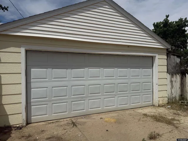 $194,000 | 524 East Murray Street, Rawlins, WY 82301